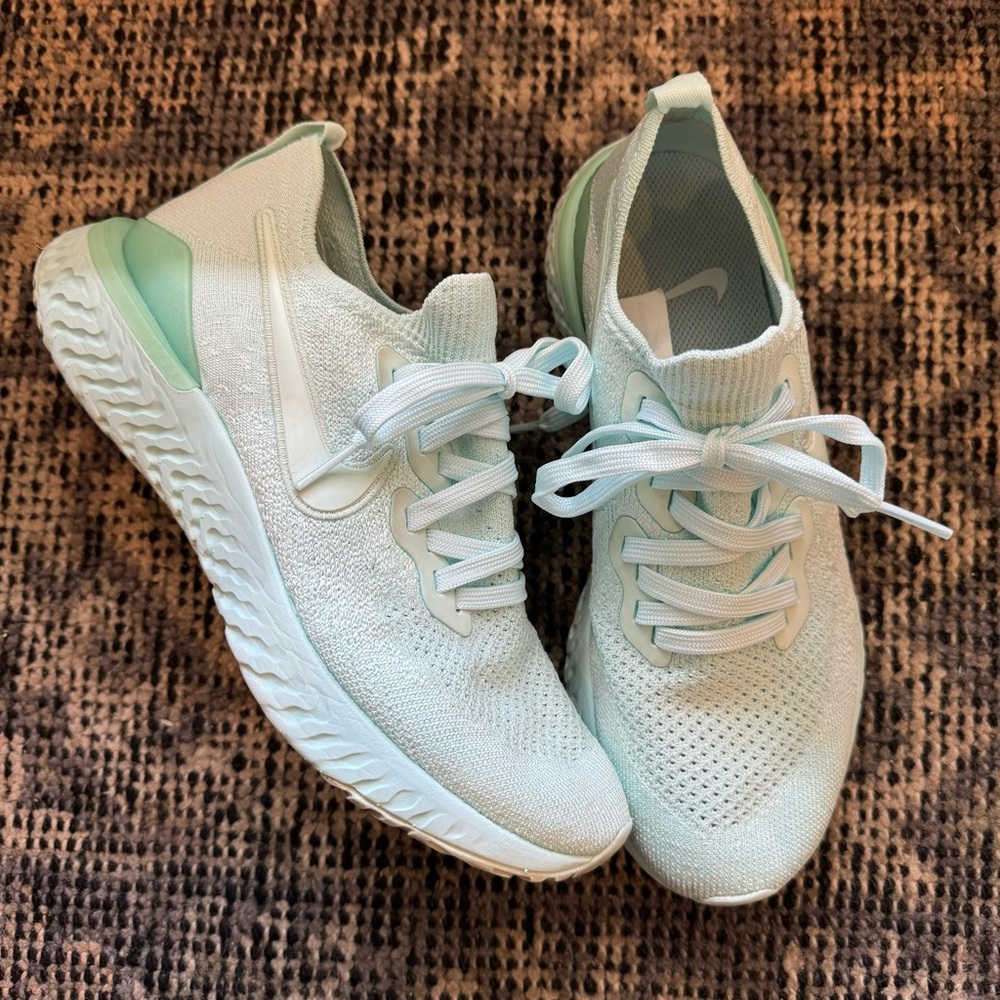 Women’s Nike Epic React Flyknit 2 Running/Training Shoe in Mint Blue size 7.5